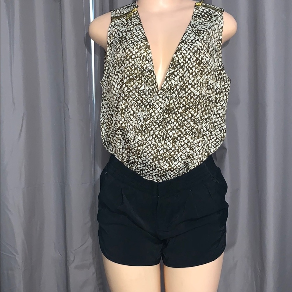 Shorts - Picture 2 of 6